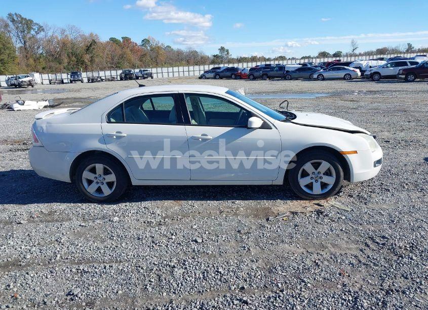Photo 13 of 2009 Ford Fusion SE (VIN 3FAHP07169R107764)
