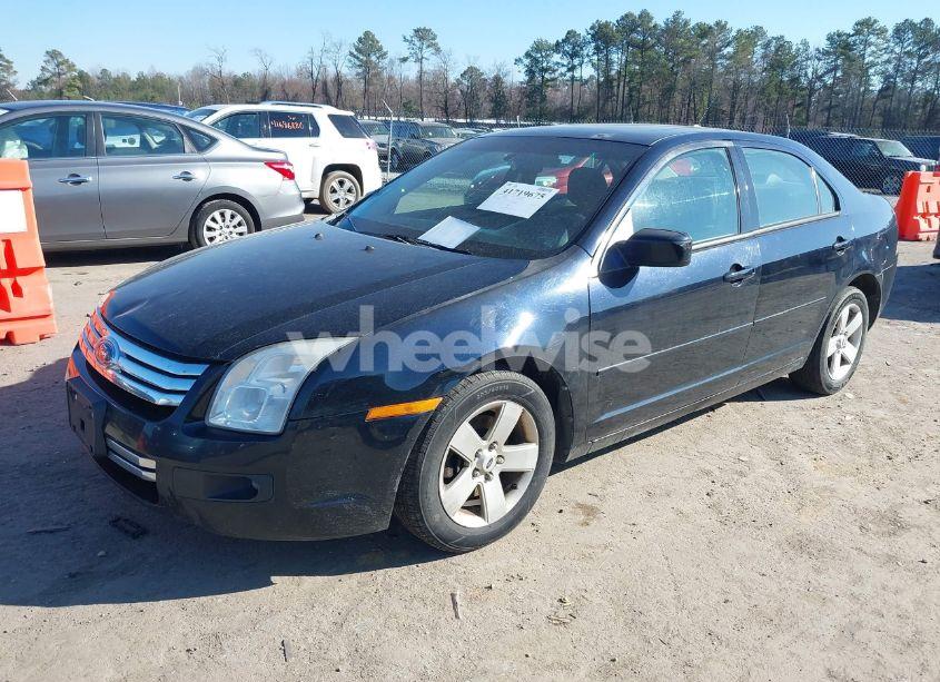 Photo 2 of 2009 Ford Fusion SE (VIN 3FAHP07169R201076)