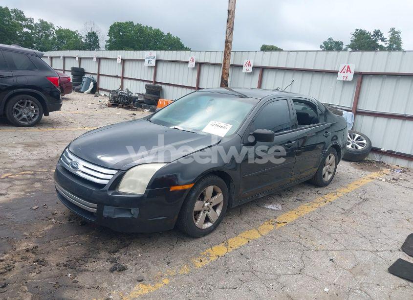 Photo 2 of 2009 Ford Fusion SE (VIN 3FAHP07179R196129)