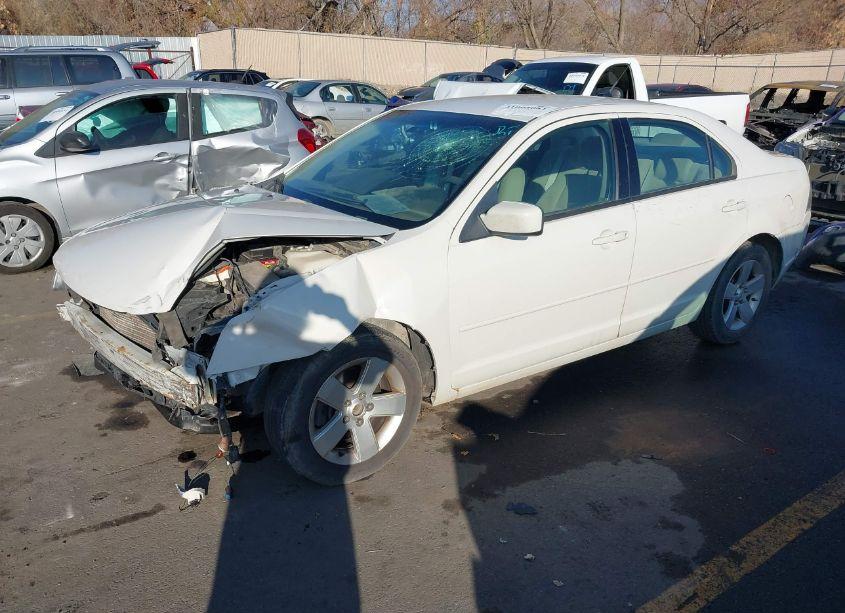 Photo 2 of 2008 Ford Fusion SE (VIN 3FAHP07188R112477)