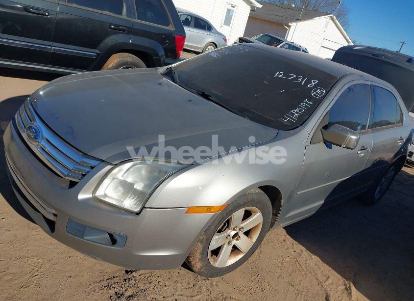 Photo 2 of 2008 Ford Fusion SE (VIN 3FAHP07188R127318)