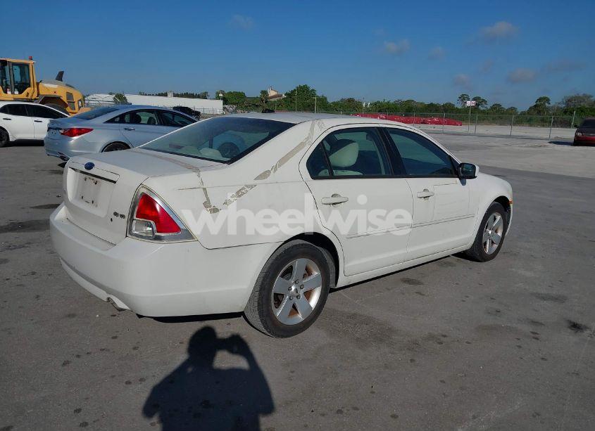 Photo 4 of 2009 Ford Fusion SE (VIN 3FAHP07189R184412)