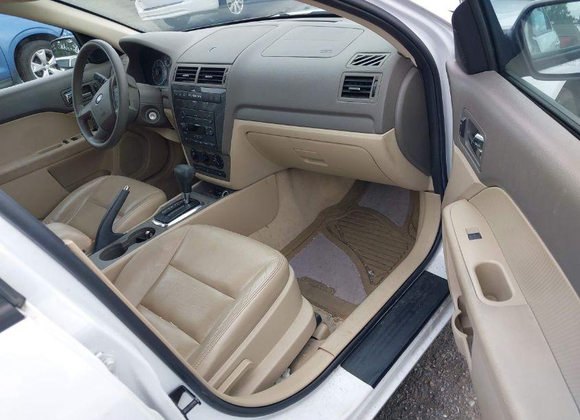 Photo 5 of 2007 Ford Fusion SE (VIN 3FAHP07197R176025)