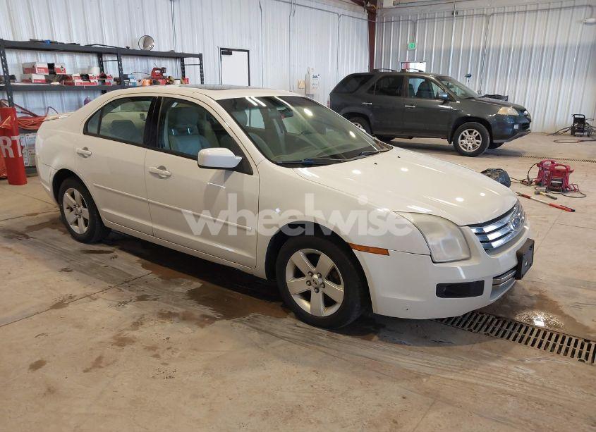 2008 Ford Fusion SE (VIN 3FAHP07198R108373) main photo