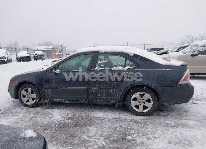 Photo 15 of 2009 Ford Fusion SE (VIN 3FAHP07199R170857)