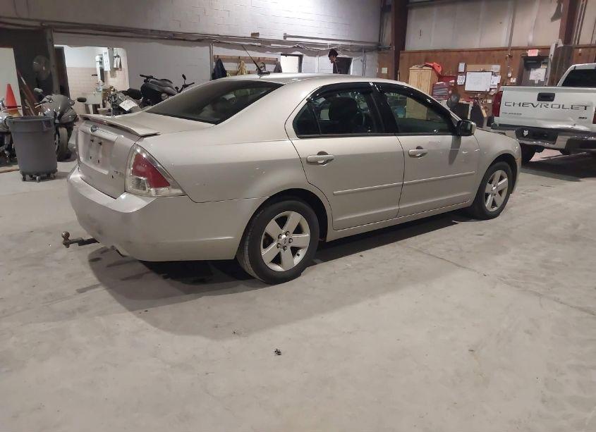 Photo 4 of 2008 Ford Fusion SE (VIN 3FAHP071X8R233589)