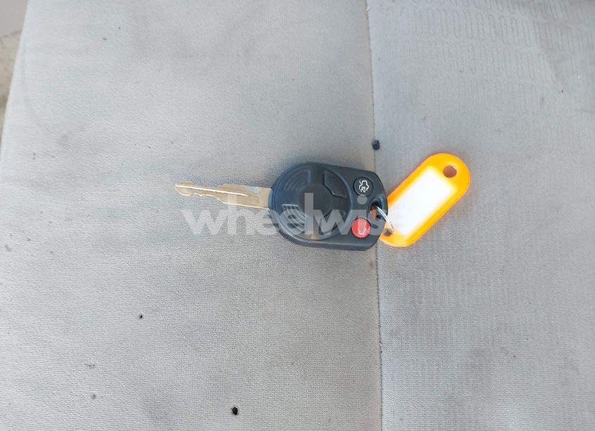 Photo 11 of 2009 Ford Fusion SE (VIN 3FAHP071X9R106844)