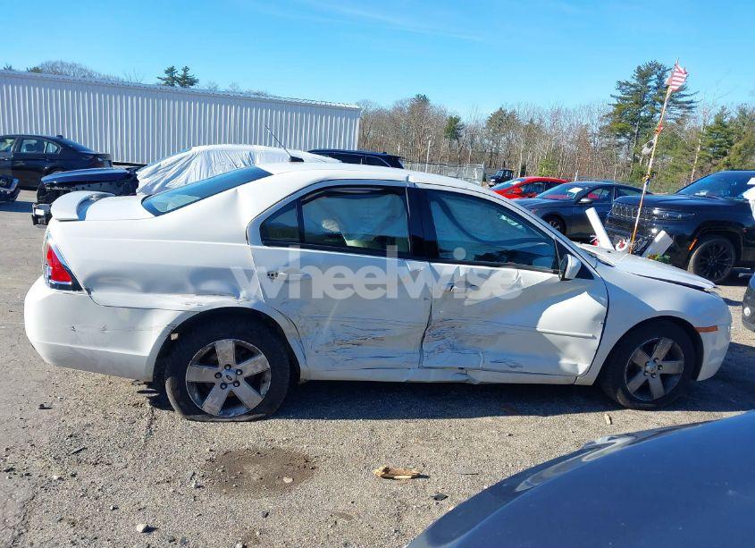 Photo 13 of 2009 Ford Fusion SE (VIN 3FAHP071X9R106844)