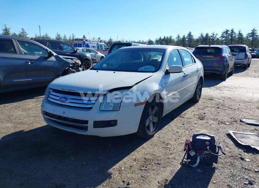 Photo 2 of 2009 Ford Fusion SE (VIN 3FAHP071X9R106844)