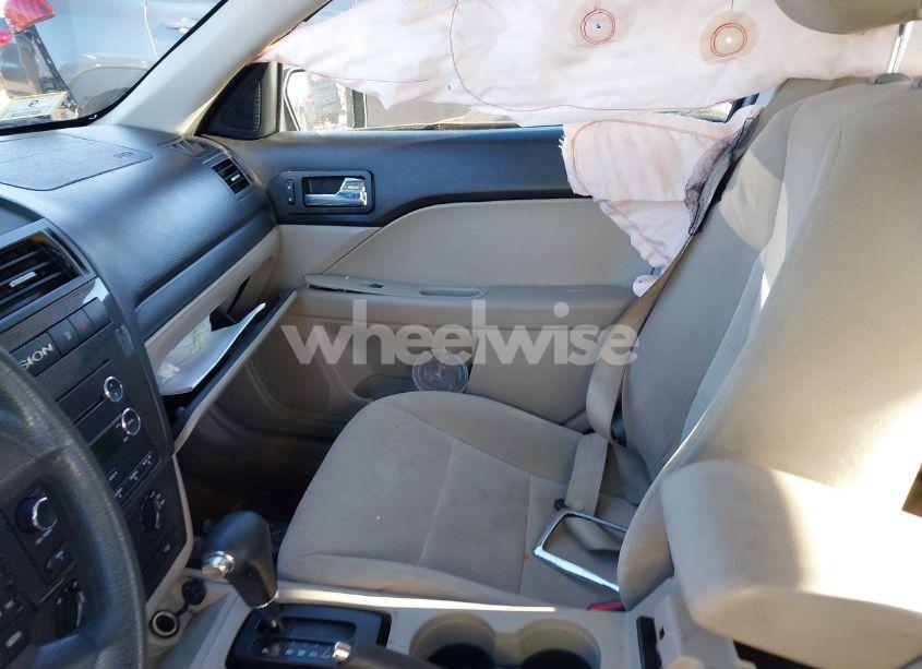 Photo 5 of 2009 Ford Fusion SE (VIN 3FAHP071X9R106844)