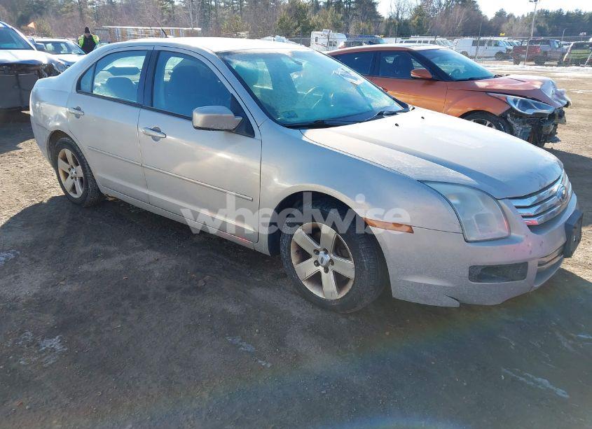 2009 Ford Fusion SE (VIN 3FAHP071X9R134580) main photo