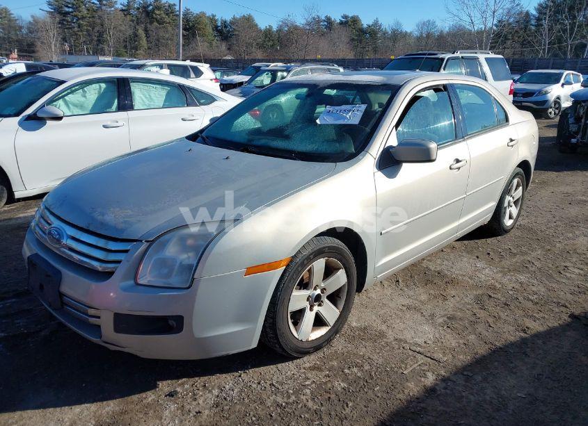 Photo 2 of 2009 Ford Fusion SE (VIN 3FAHP071X9R134580)