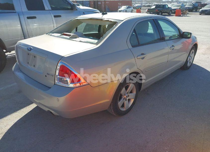 Photo 4 of 2009 Ford Fusion SE (VIN 3FAHP071X9R190437)