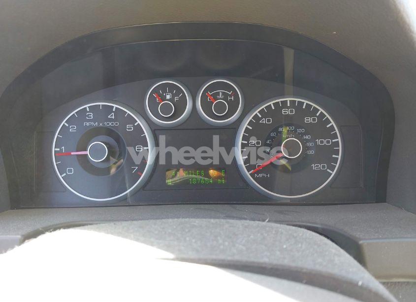 Photo 7 of 2009 Ford Fusion SE (VIN 3FAHP071X9R190437)