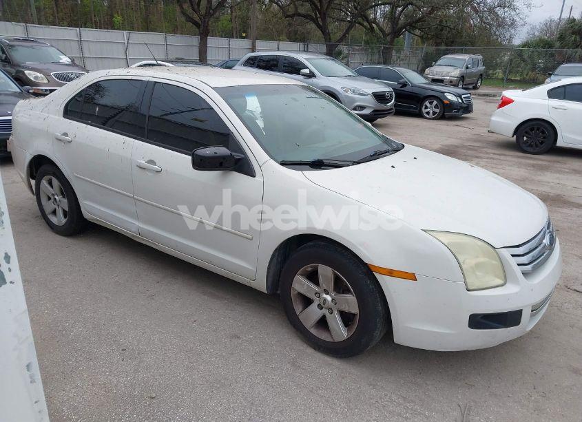 2008 Ford Fusion SE (VIN 3FAHP07Z08R193674) main photo