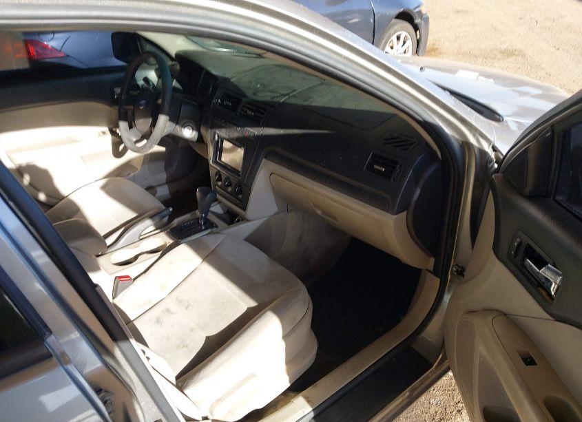 Photo 4 of 2009 Ford Fusion SE (VIN 3FAHP07Z09R183874)