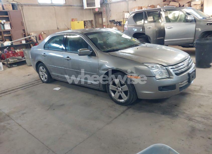 2008 Ford Fusion SE (VIN 3FAHP07Z18R233289) main photo