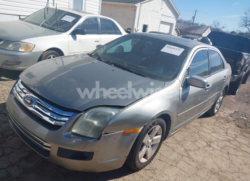 Photo 2 of 2009 Ford Fusion SE (VIN 3FAHP07Z19R112702)