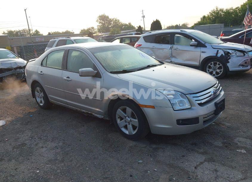 2007 Ford Fusion SE (VIN 3FAHP07Z37R239061) main photo
