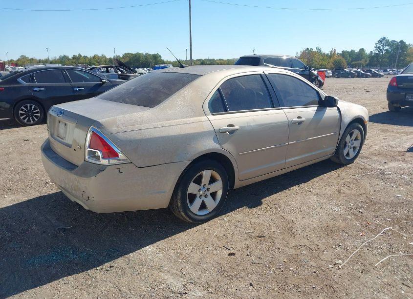 Photo 4 of 2007 Ford Fusion SE (VIN 3FAHP07Z37R246740)