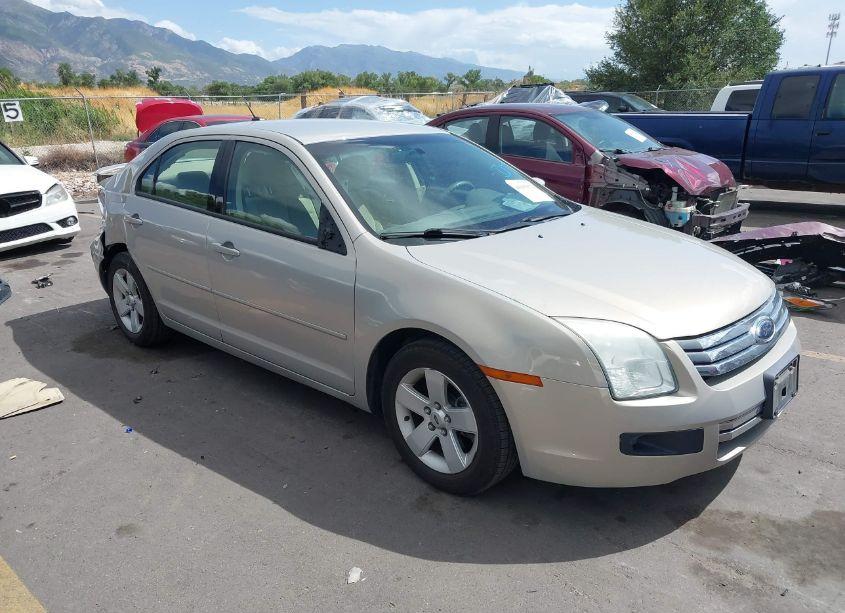 2009 Ford Fusion SE (VIN 3FAHP07Z39R109722) main photo