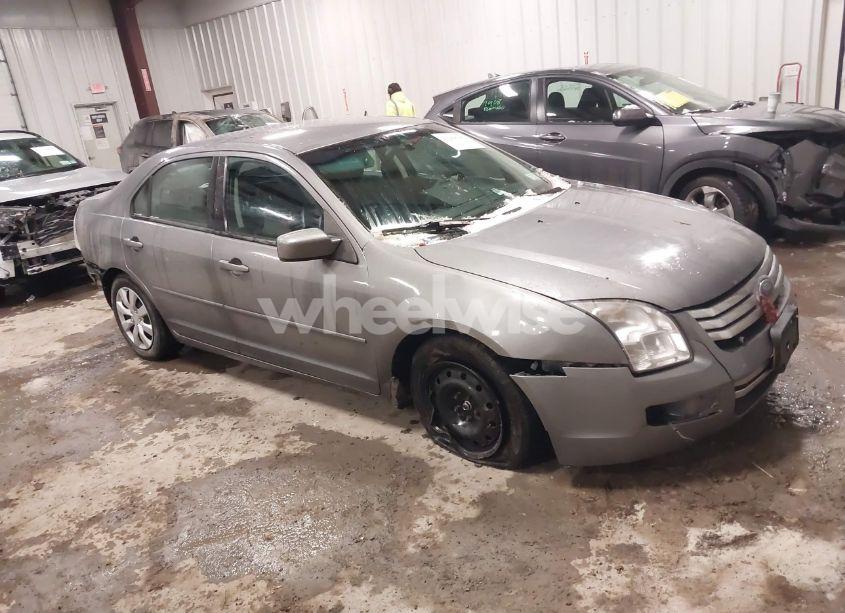 2007 Ford Fusion SE (VIN 3FAHP07Z57R266052) main photo