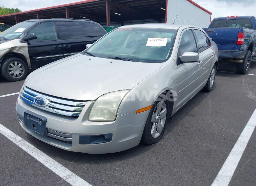 Photo 2 of 2009 Ford Fusion SE (VIN 3FAHP07Z59R143743)