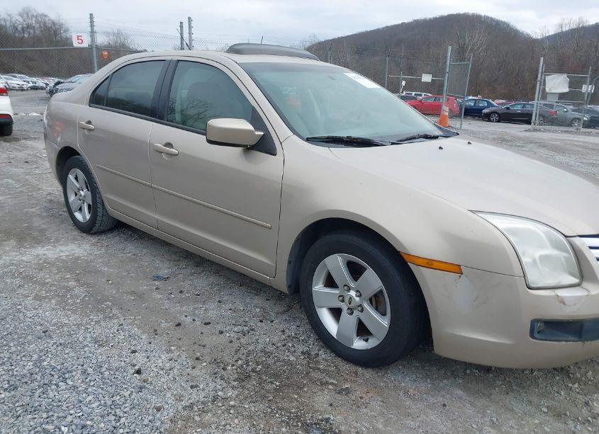 2007 Ford Fusion SE (VIN 3FAHP07Z77R187370) main photo