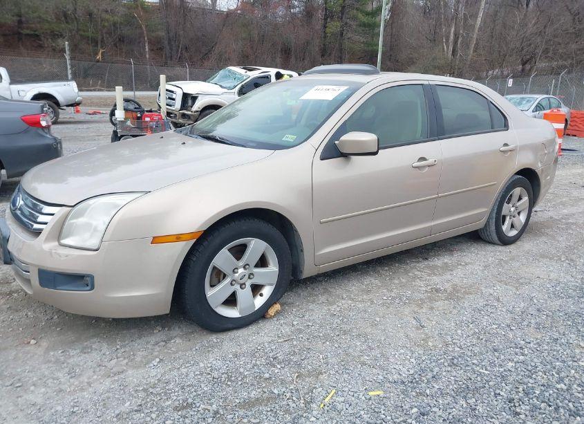 Photo 2 of 2007 Ford Fusion SE (VIN 3FAHP07Z77R187370)