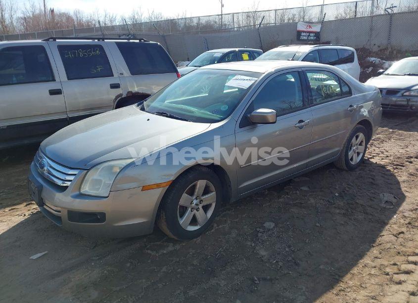 Photo 2 of 2008 Ford Fusion SE (VIN 3FAHP07Z88R225240)