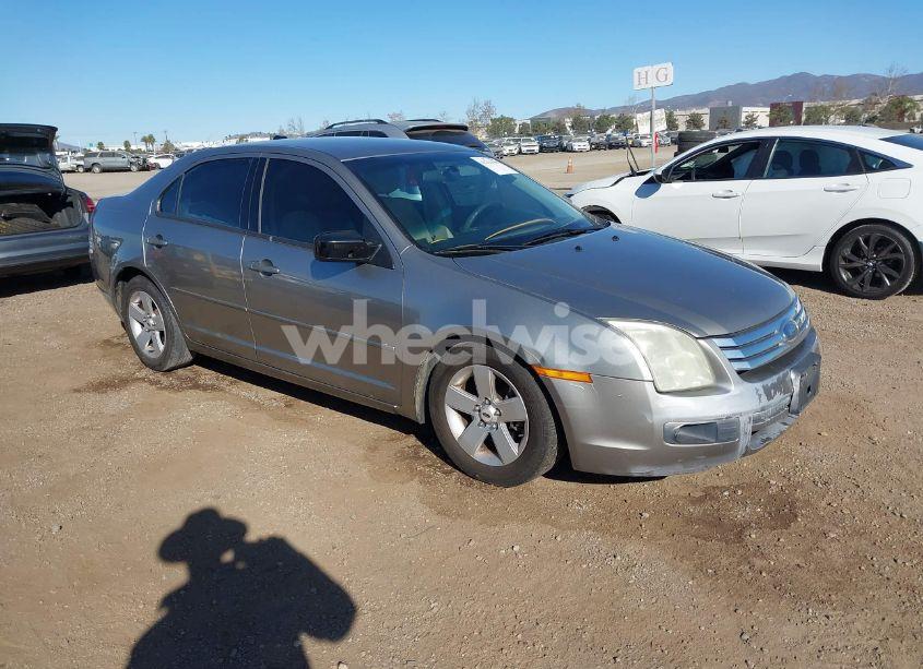 2008 Ford Fusion SE (VIN 3FAHP07Z88R248372) main photo