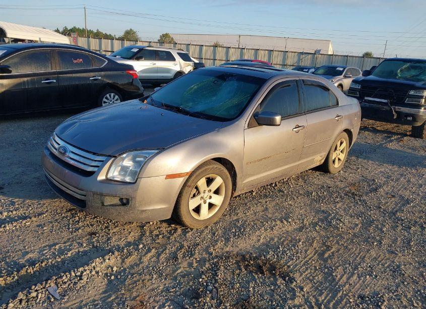 Photo 2 of 2007 Ford Fusion SE (VIN 3FAHP07ZX7R121069)