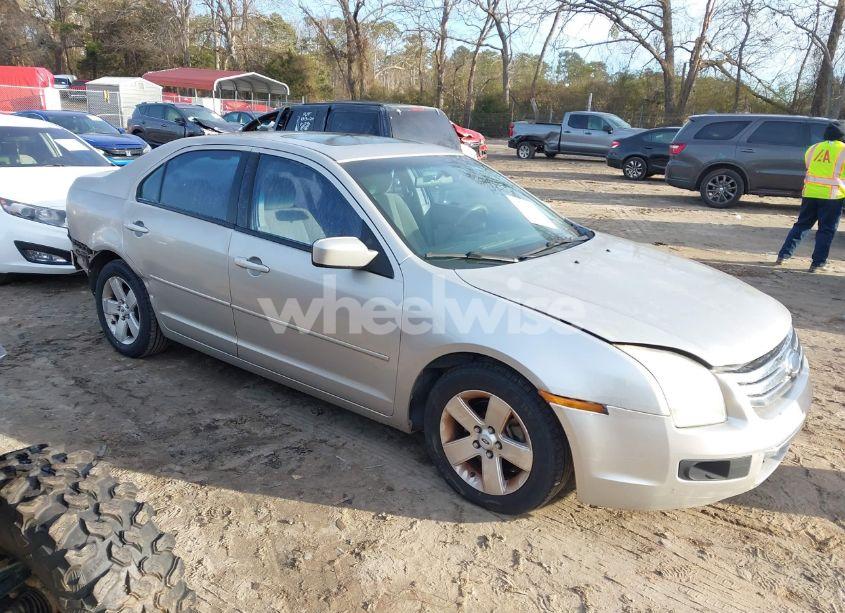 2007 Ford Fusion SE (VIN 3FAHP07ZX7R178078) main photo