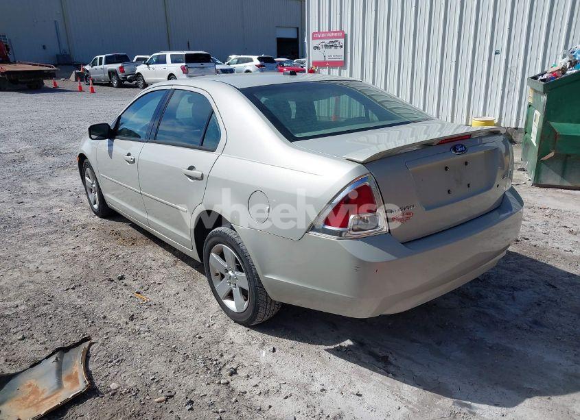 Photo 3 of 2008 Ford Fusion SE (VIN 3FAHP07ZX8R232464)