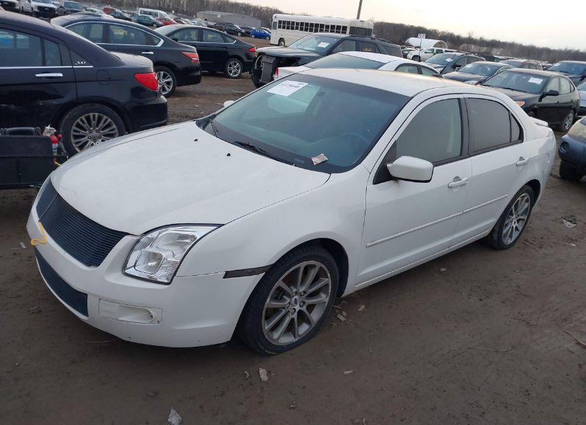 Photo 2 of 2009 Ford Fusion SE (VIN 3FAHP07ZX9R104968)