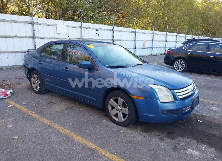 2009 Ford Fusion SE (VIN 3FAHP07ZX9R105599) main photo