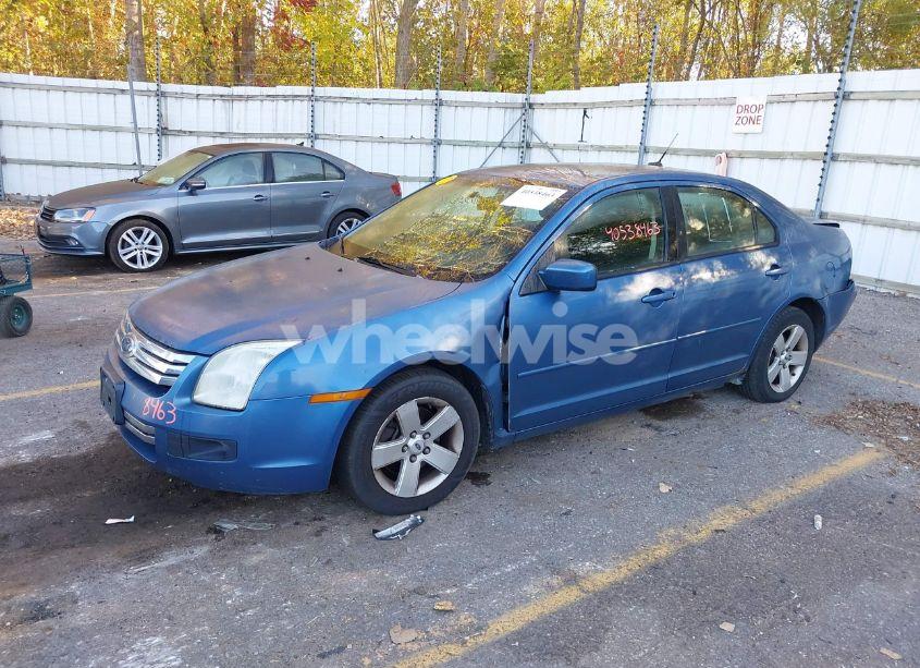 Photo 2 of 2009 Ford Fusion SE (VIN 3FAHP07ZX9R105599)