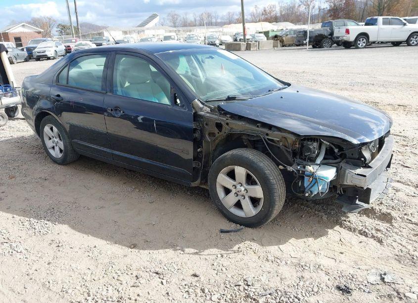 2009 Ford Fusion SE (VIN 3FAHP07ZX9R110480) main photo