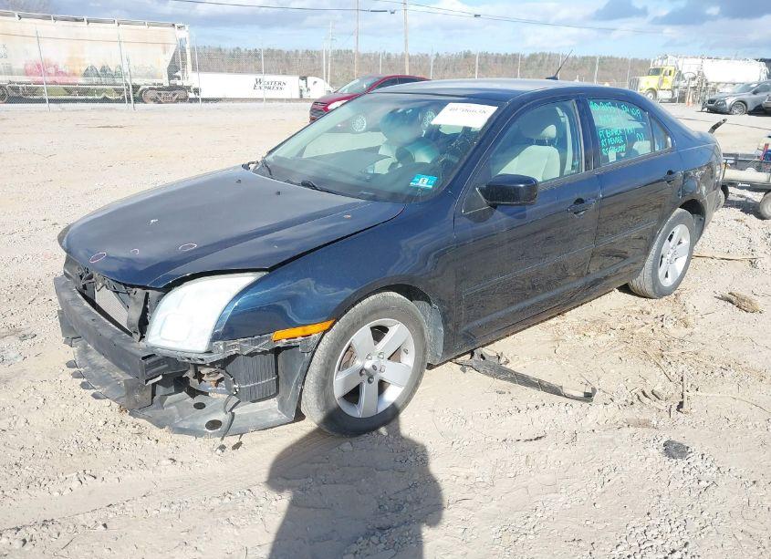 Photo 2 of 2009 Ford Fusion SE (VIN 3FAHP07ZX9R110480)