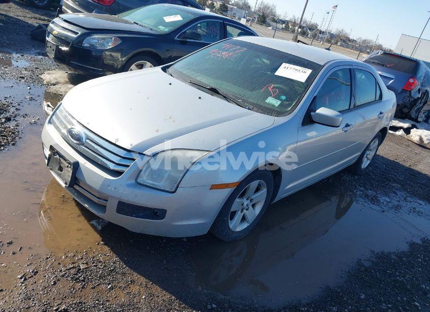 Photo 2 of 2009 Ford Fusion SE (VIN 3FAHP07ZX9R187981)