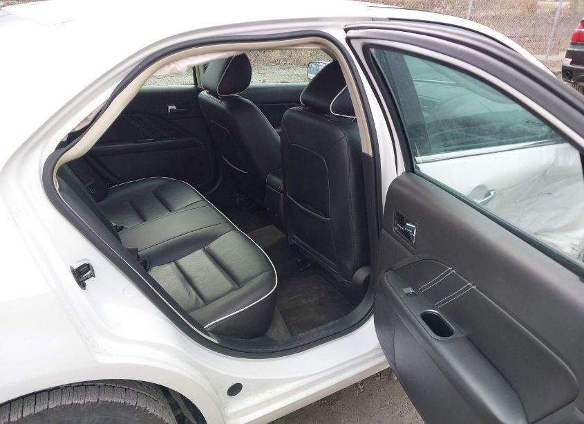 Photo 8 of 2011 Ford Fusion SEL (VIN 3FAHP0CG4BR143520)