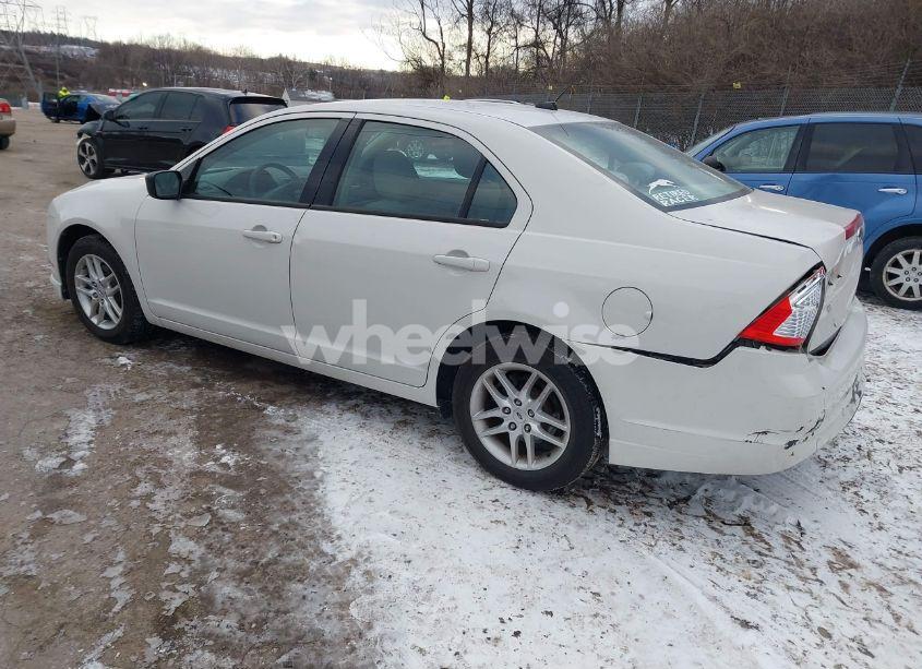 Photo 3 of 2010 Ford Fusion S (VIN 3FAHP0GA0AR271922)