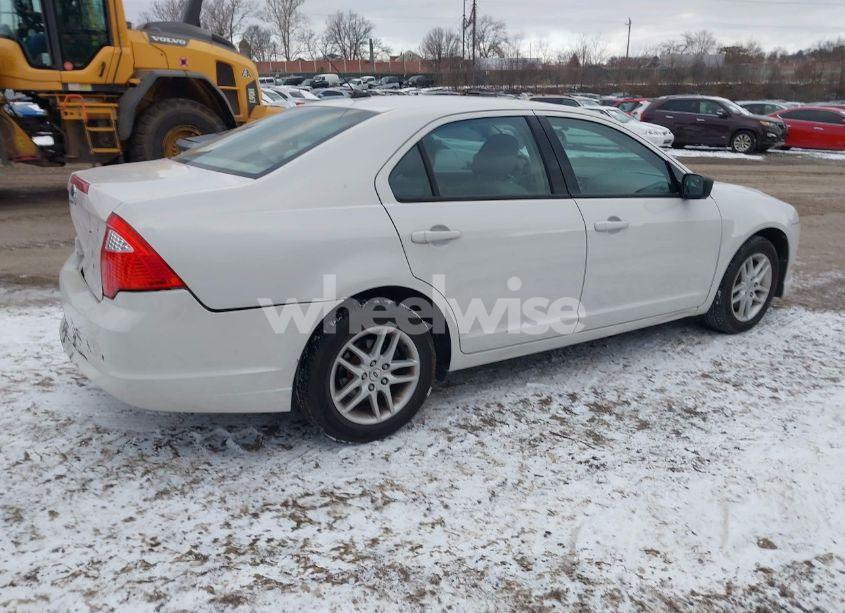 Photo 4 of 2010 Ford Fusion S (VIN 3FAHP0GA0AR271922)