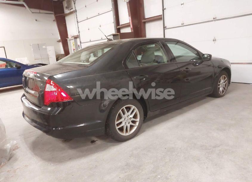 Photo 4 of 2011 Ford Fusion S (VIN 3FAHP0GA0BR112545)