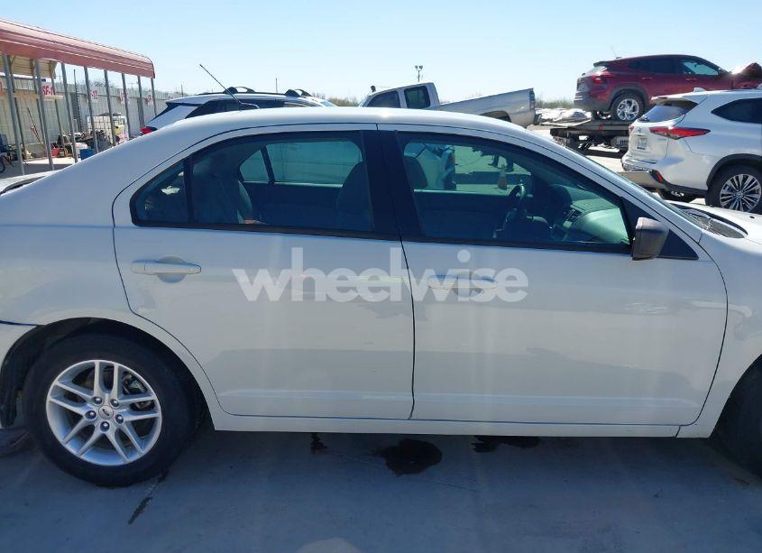 Photo 13 of 2012 Ford Fusion S (VIN 3FAHP0GA0CR137074)