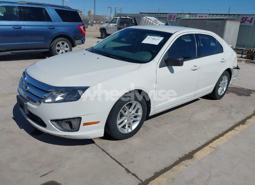 Photo 2 of 2012 Ford Fusion S (VIN 3FAHP0GA0CR137074)