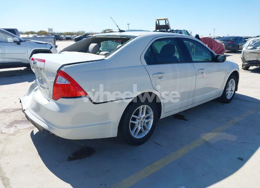 Photo 4 of 2012 Ford Fusion S (VIN 3FAHP0GA0CR137074)