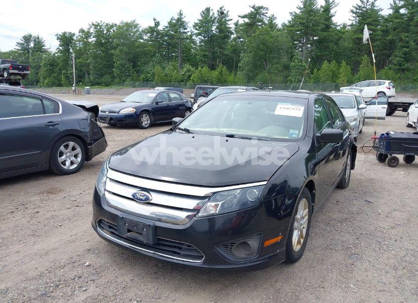 Photo 2 of 2012 Ford Fusion S (VIN 3FAHP0GA0CR153694)