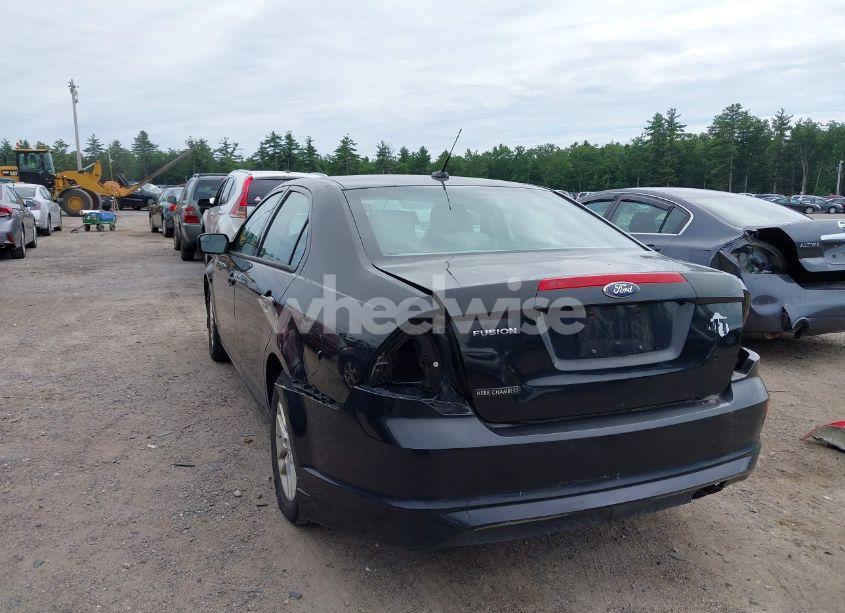 Photo 3 of 2012 Ford Fusion S (VIN 3FAHP0GA0CR153694)