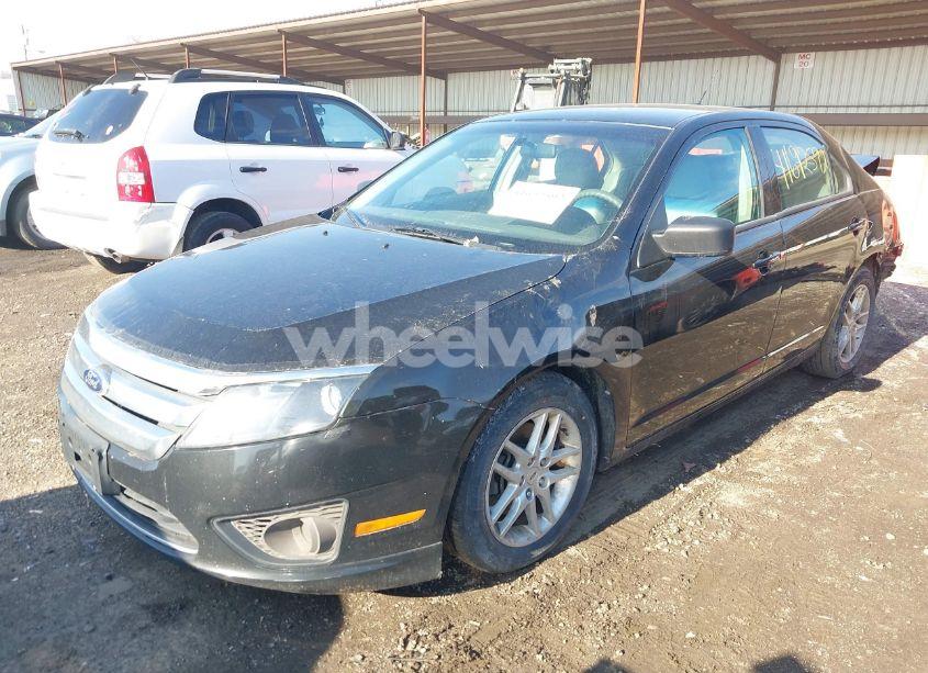 Photo 2 of 2012 Ford Fusion S (VIN 3FAHP0GA0CR175047)